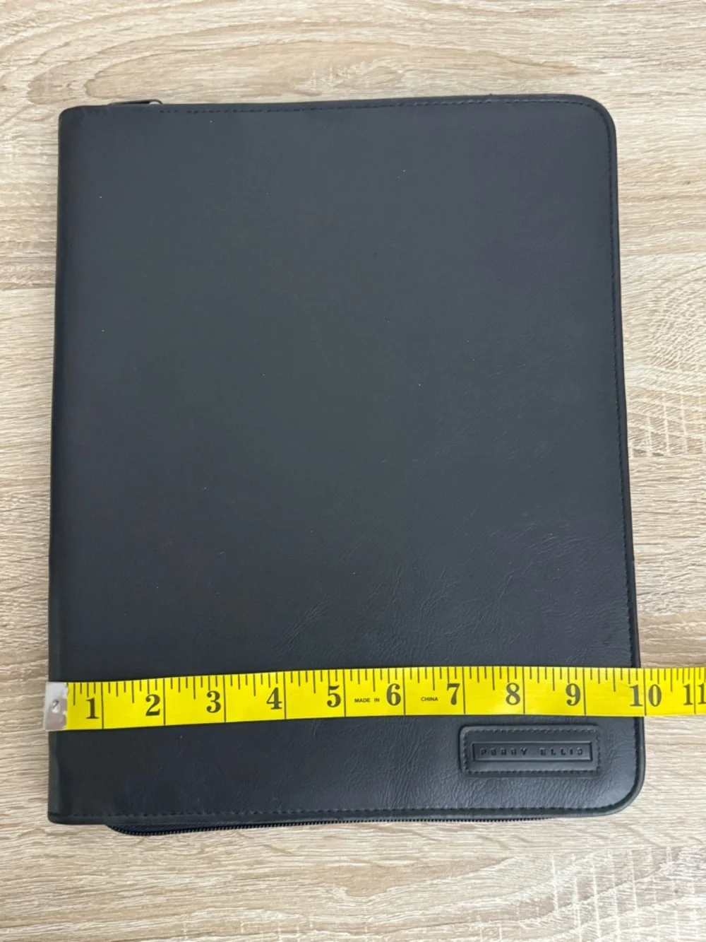 Perry Ellis Vintage Black Leather Round Zipper Document Portfolio Organizer